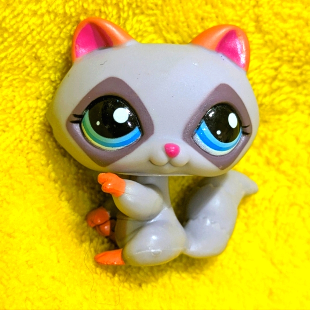 LPS #1730 | Purple Raccoon Blue Eyes | Authentic Littlest Pet Shop | Hasbro